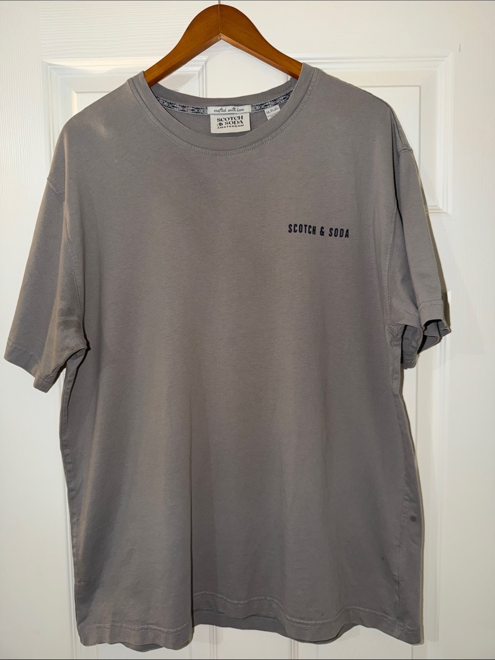 Scotch & Soda Men’s short sleeve T-Shirt
Size Extra Large